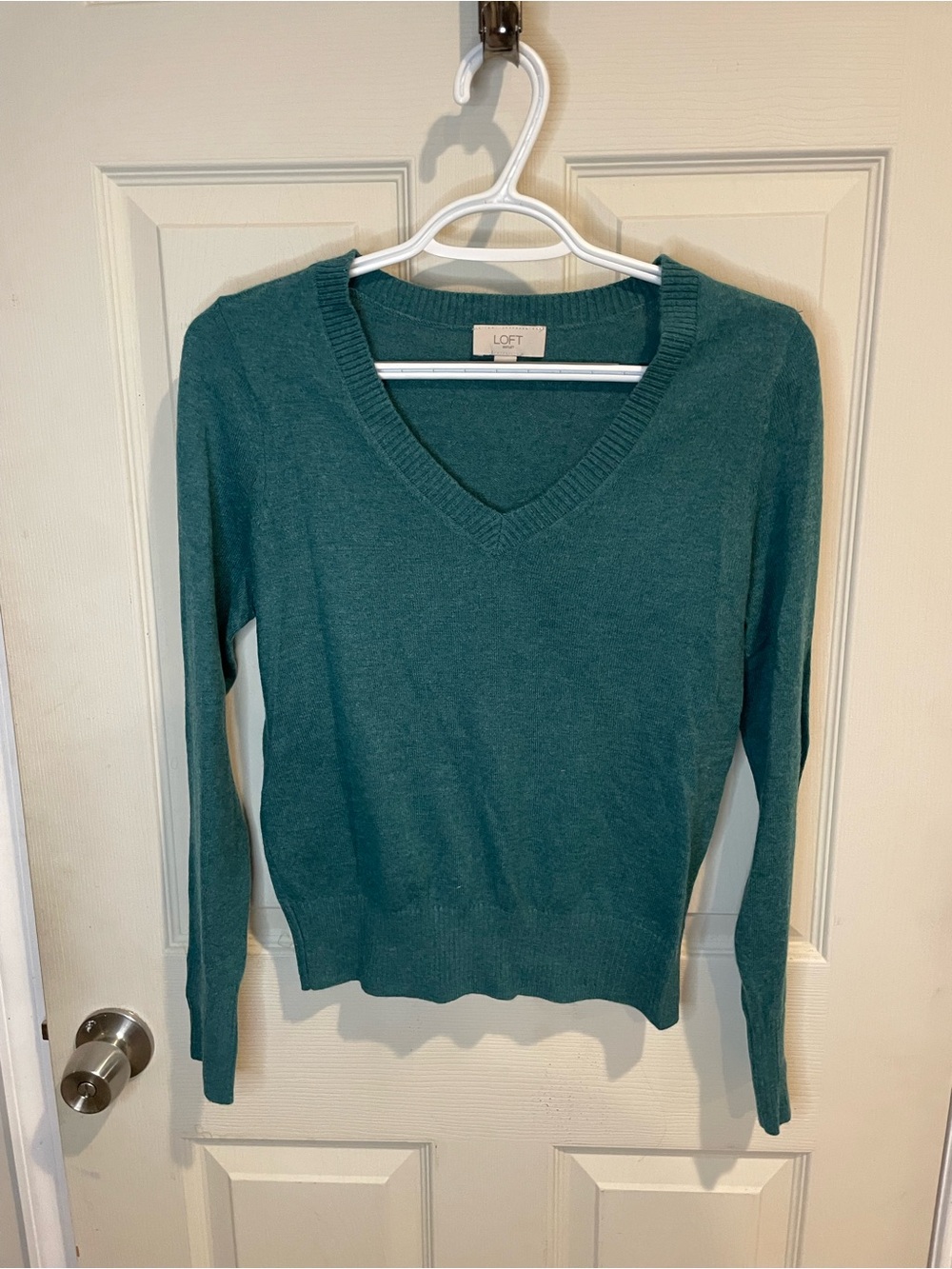 LOFT Women's Teal V-Neck Sweater - Classic Knit